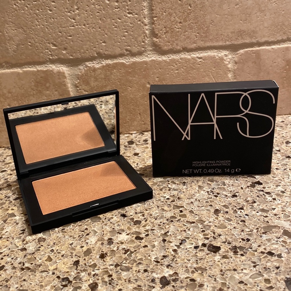NARS Highlighting Powder in shade *Ibiza”